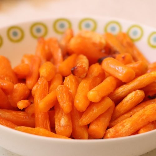 Babykarotten im Airfryer dämpfen