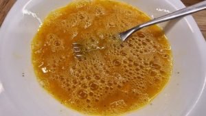 gewüztes Ei für die Heißluftfritteuse zum panieren